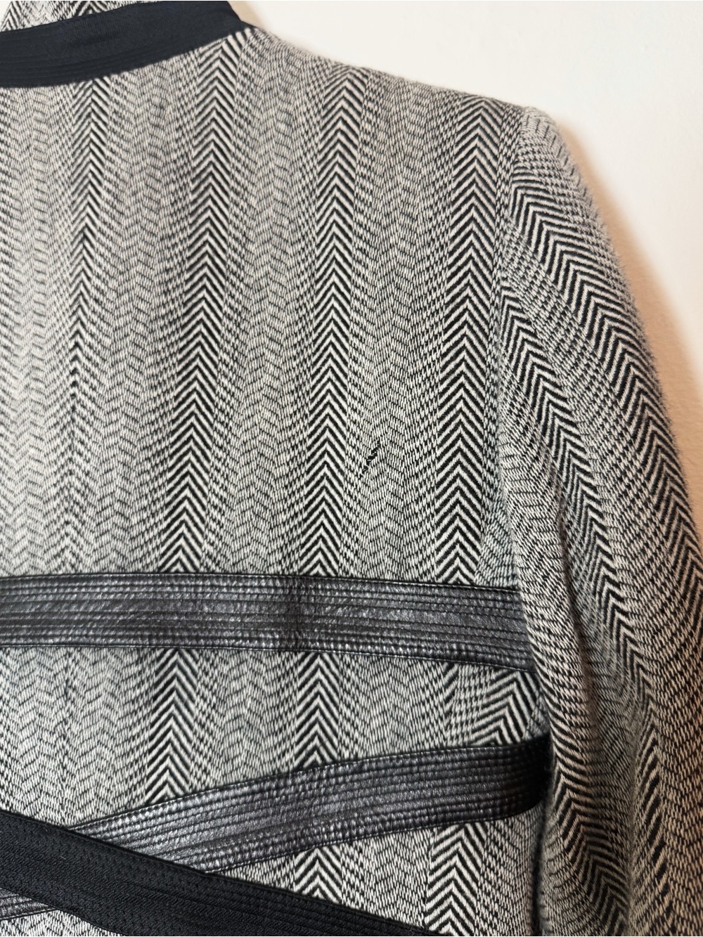 Versus Versace Archival Bondage Leather Trim Herringbone Jacket - vintage 2000s - Picture 9 of 10